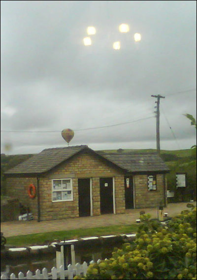 Is UFO pic just a load of hot air? Is UFO pic just a load of hot air? %categort