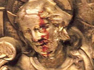 Blood runs from image of Christ %categort
